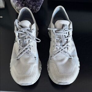 Women’s grey on cloud sneakers size 8.5